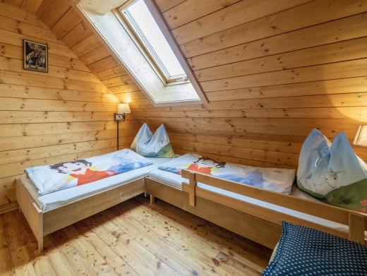 Zirbenhütte zweites Schlafzimmer