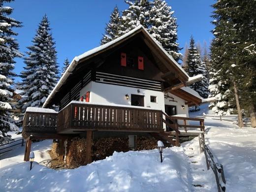 Sechszirbenhütte im Winter
