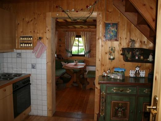 Blick Küche in Wohnraum