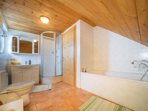 Zirbenhütte Badezimmer