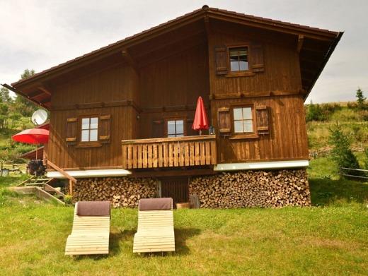Almrausch-Hütte im Sommer
