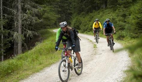 Biciklizés és mountain bike utak
