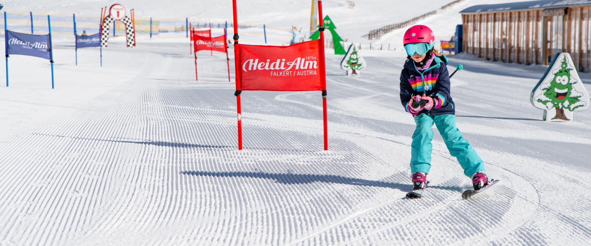 Skifahren_Falkert_Heidi-Alm Skipark_Familie_Nockberge_Winter © Christoph Rossmann_MBN Tourismus (17) Skifahren_Falkert_Heidi-Alm Skipark_Familie_Nockberge_Winter © Christoph Rossmann_MBN Tourismus (17)