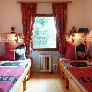 Schlafzimmer im Erdgeschoß - Bild 17