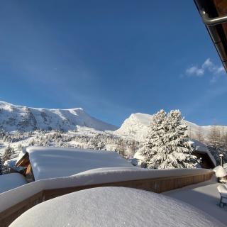 Heidi-Chalet-Falkert-Heidialm-Bergwinter-Ski-Piste-Hotpot-Jacuzzi-Ausblick