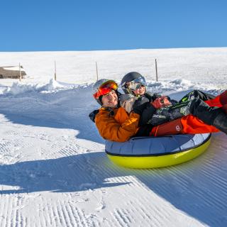 Abseits der Piste_Snowtubing_Falkert_Heidi-Alm_Familie_Nockberge_Winter © Christoph Rossmann_MBN Tourismus (5)