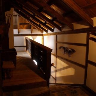 Treppe zu Wohnzimmer & Wellness-Bereich - Bild 3