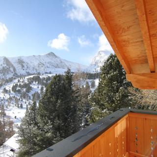 Heidi-Chalet-Falkert-Heidialm-Almsommer-Winter-Ski-Winter-Balkon-Ausblick-Berg