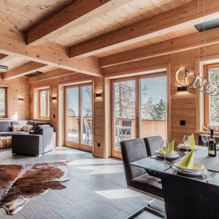 Heidi-Chalet-Falkert-Heidialm-Almsommer-Wohnen-Essen-Ausblick