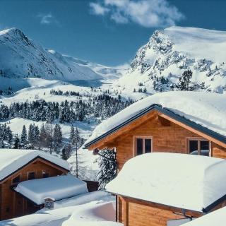 Heidi-Chalet-Falkert-Heidialm-Bergwinter-Ski-Piste-Rodresnock-Falkertspitz