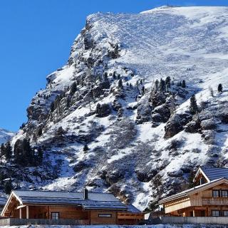 Bogi Alm (4) Bogi Alm (4)