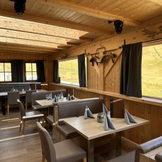 Bogi Alm (8) Bogi Alm (8)