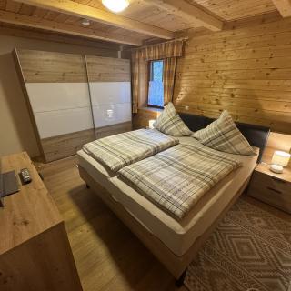 IMG_0110 Schlafzimmer 1 NEU IMG_0110 Schlafzimmer 1 NEU