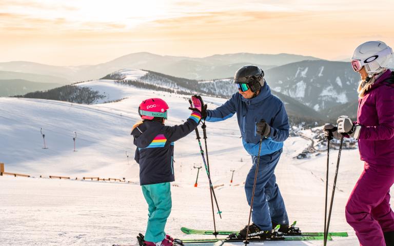Skifahren_Falkert_Heidi-Alm Skipark_Familie_Nockberge_Winter © Christoph Rossmann_MBN Tourismus (12) Skifahren_Falkert_Heidi-Alm Skipark_Familie_Nockberge_Winter © Christoph Rossmann_MBN Tourismus (12)