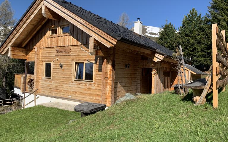Bogih&uuml;tte au&szlig;en