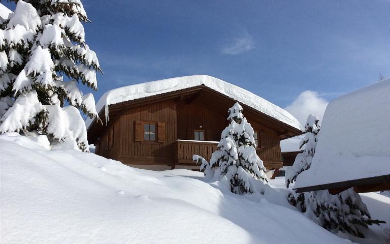 Almhaus an der Sonne Winter